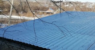 Демонтаж поликарбоната с крыши в Мысках - услуги по доступной цене от 631 рублей