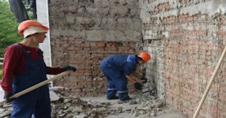 Демонтаж облицовки фасада в Мысках - расценка в смете от 578 рублей